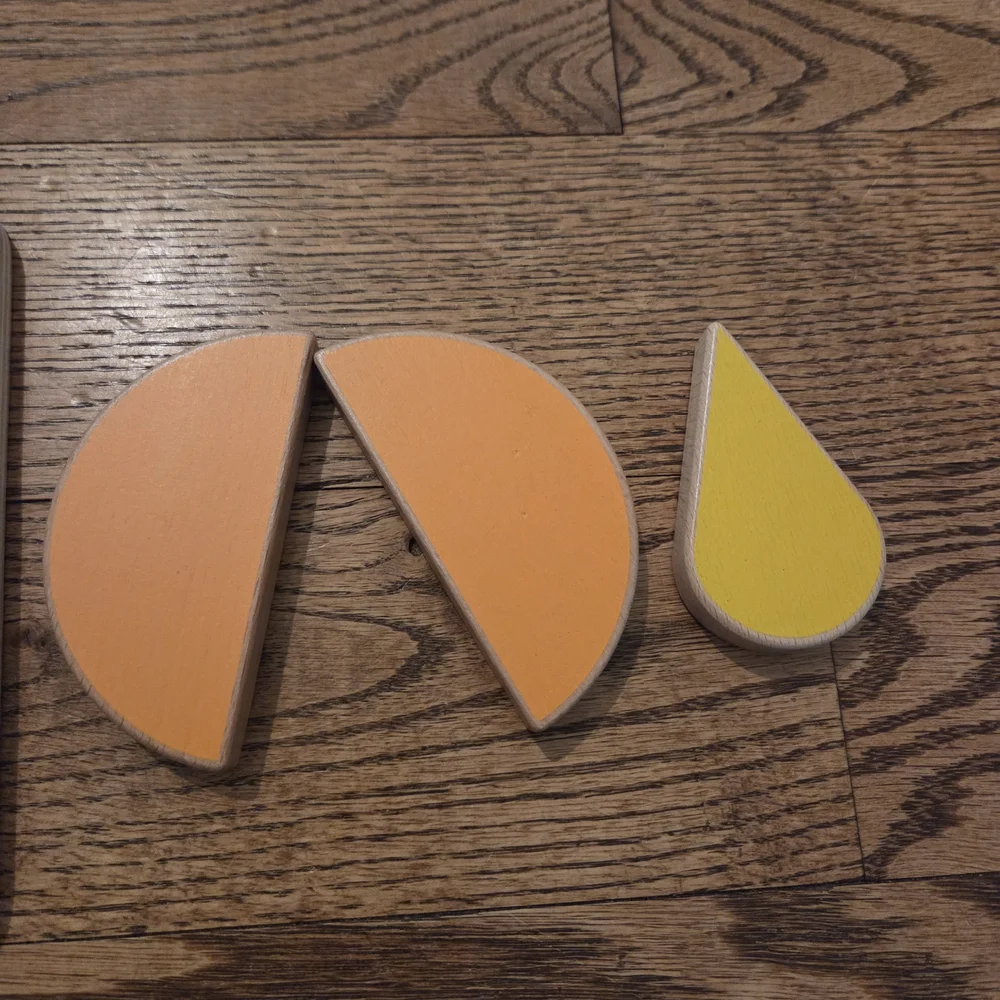 Lovevery - Vibrant Wooden Ladybug / Orange Puzzle - Toddler